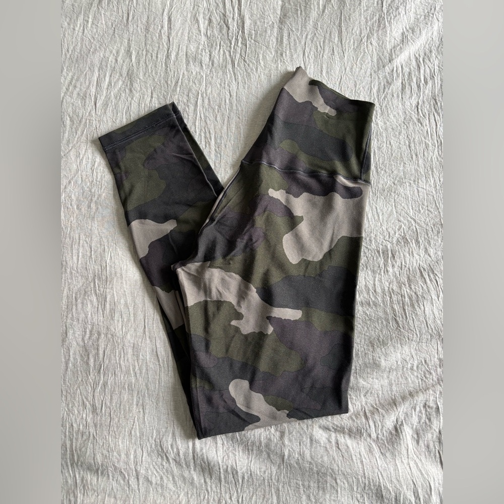Aerie Camouflage Leggings - Green and Gray